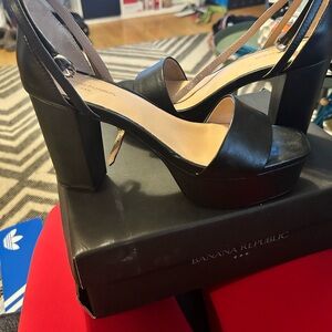 Banana Republic Black Platform Shoes with Chunky Heel